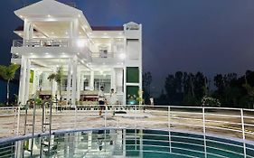 Rd Palace And Resort